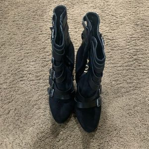 Black booties m, only worn a few times